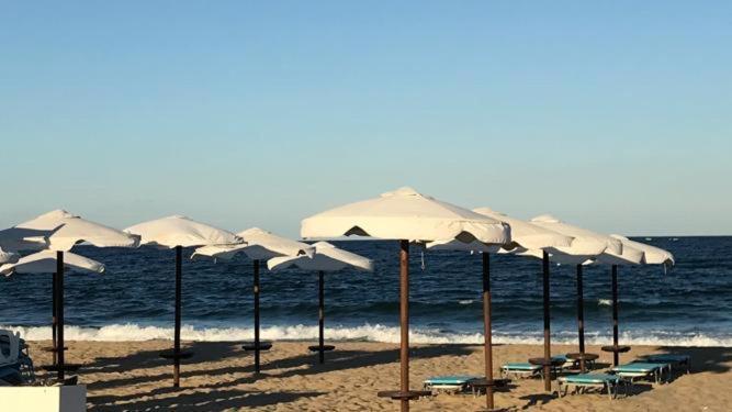 Beach Apartment No 17 Saints Constantine and Helena Bagian luar foto