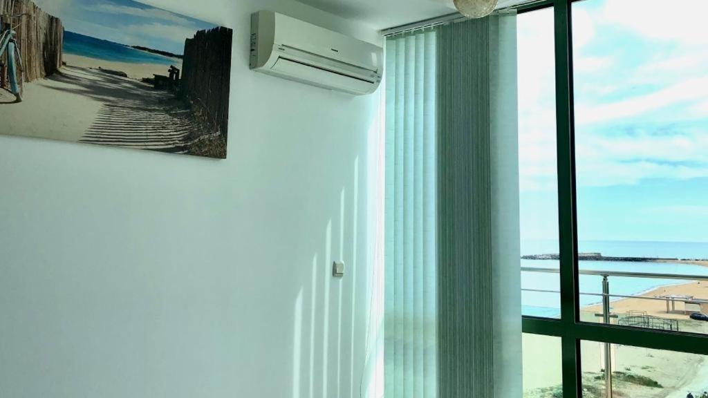 Beach Apartment No 17 Saints Constantine and Helena Bagian luar foto